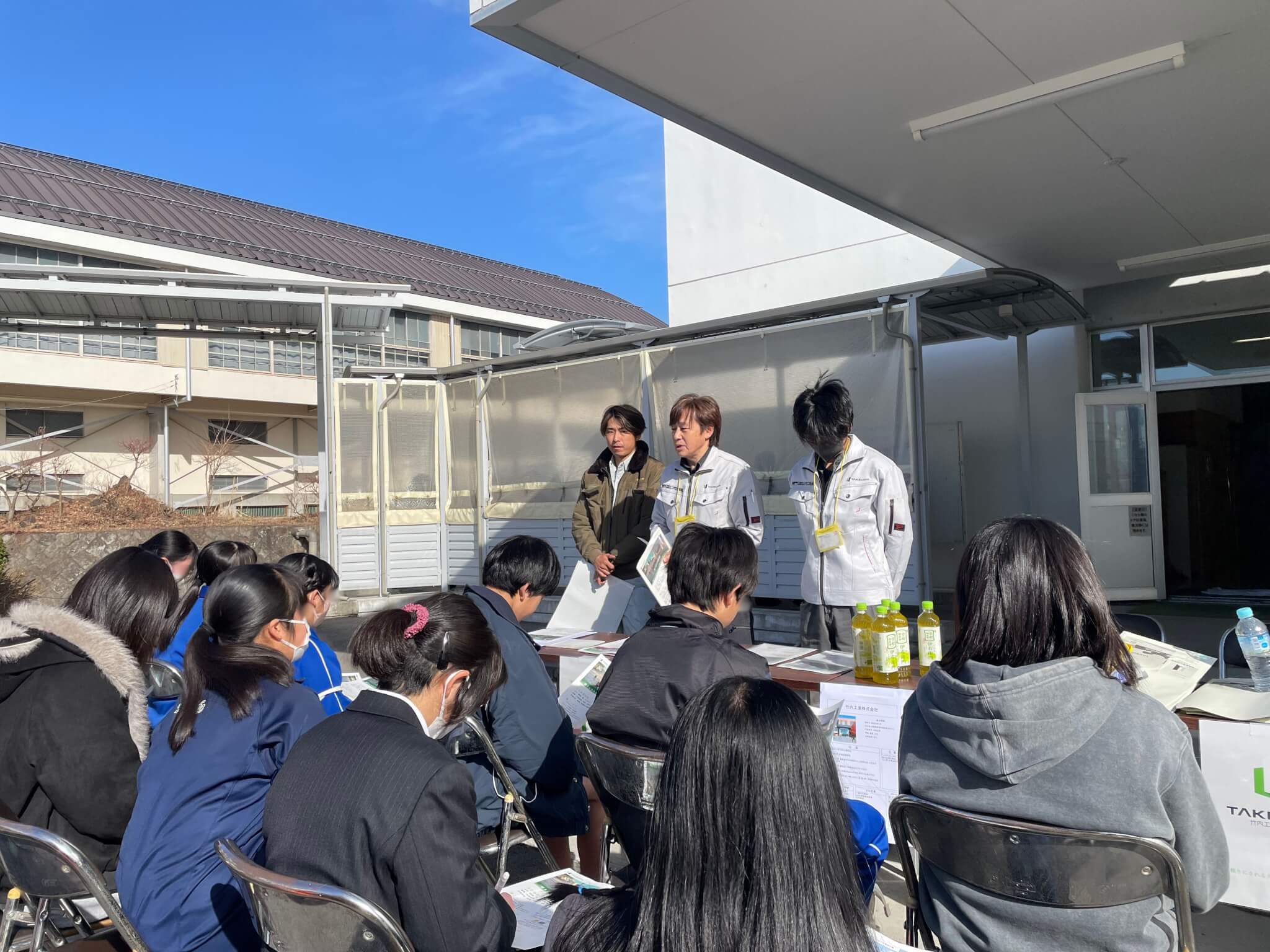 高校生への会社説明の様子